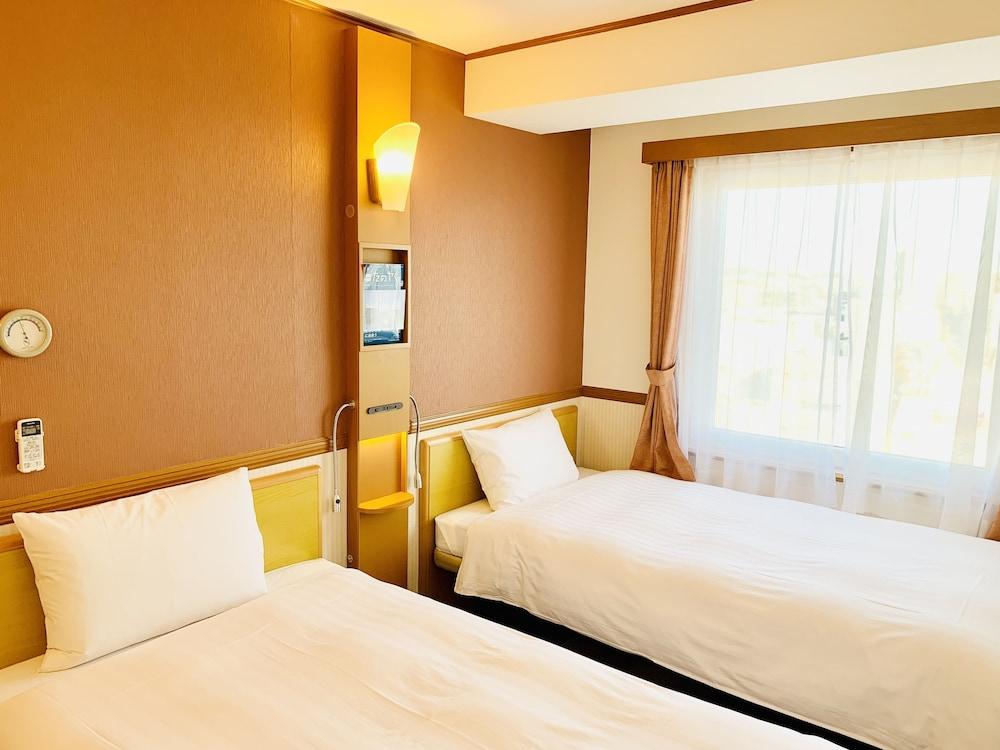 Toyoko Inn Musashi-Nakahara Ekimae Kawasaki  Bagian luar foto